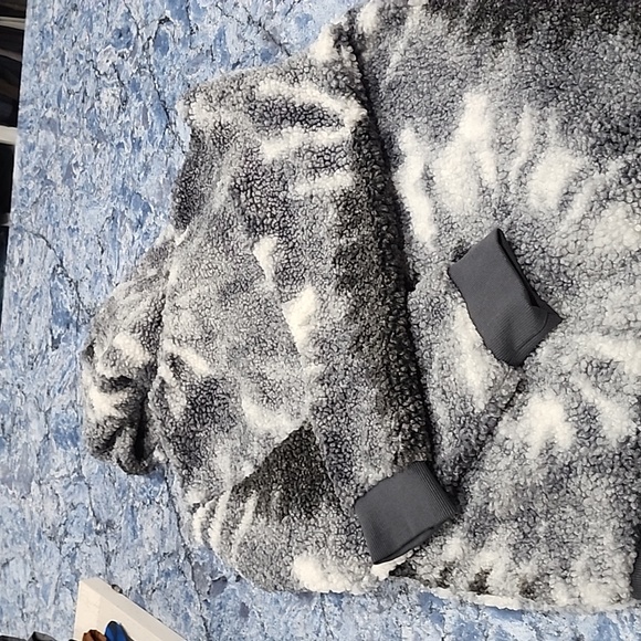 H&M sherpa jacket gray/black/white. - Picture 4 of 4